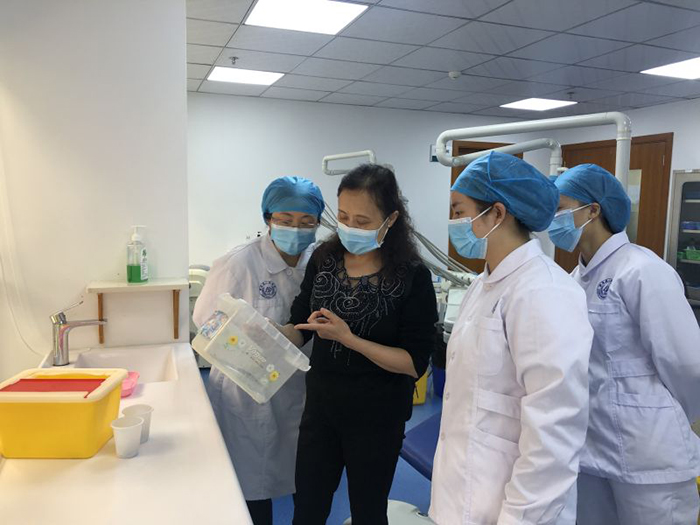 四川省口腔医疗质控中心专家赴资阳市开展口腔质控督查和院感培训1.jpg 四川省口腔医疗质控中心专家赴资阳市开展口腔质控督查和院感培训1.jpg