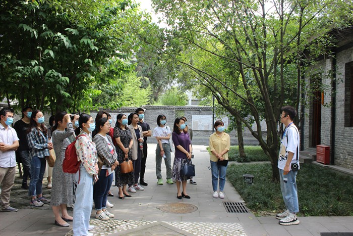 IMG_7917(讲解员介绍).jpg IMG_7917(讲解员介绍).jpg